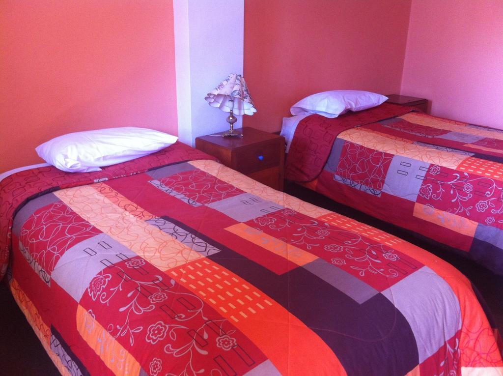 איאקוצ'ו Hostal Tres Mascaras חדר תמונה