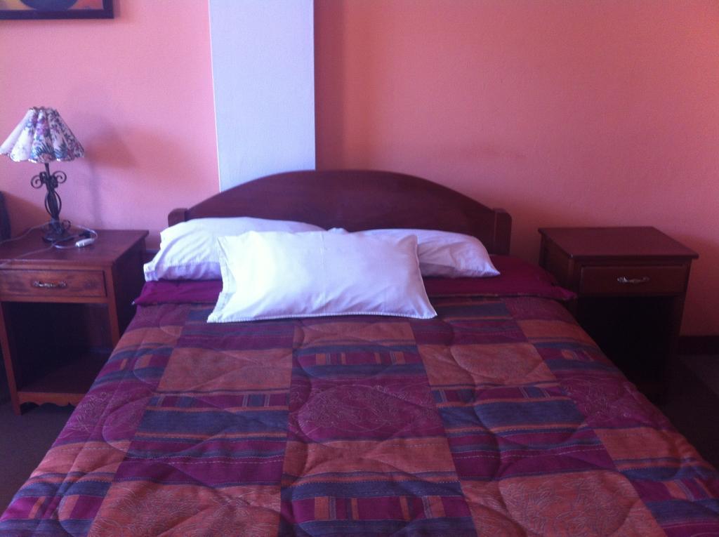 איאקוצ'ו Hostal Tres Mascaras מראה חיצוני תמונה